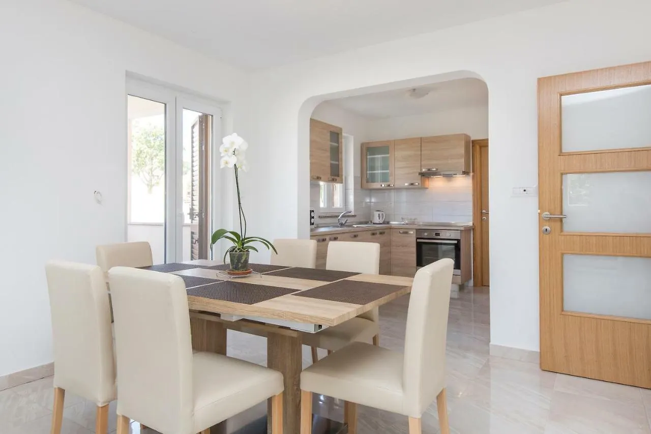 Apartment Damir For 8 Labin-Rabac Santalezi